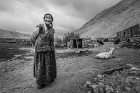 86   Li Fang  Old woman   Chine      © Reflet Mondial de la Photographie 2017  Les photos sur ce CD ne sont pas libres de droits / The photos on this CD are not royalty free / De foto's op deze cd zijn niet royalty-vrije
