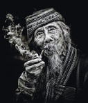 159 Tse Hung Smoking Hong Kong    © Reflet Mondial de la Photographie 2017  Les photos sur ce CD ne sont pas libres de droits / The photos on this CD are not royalty free / De foto's op deze cd zijn niet royalty-vrije